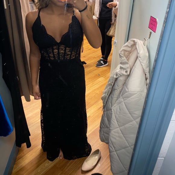 Black lace dress - Picture 1 of 2